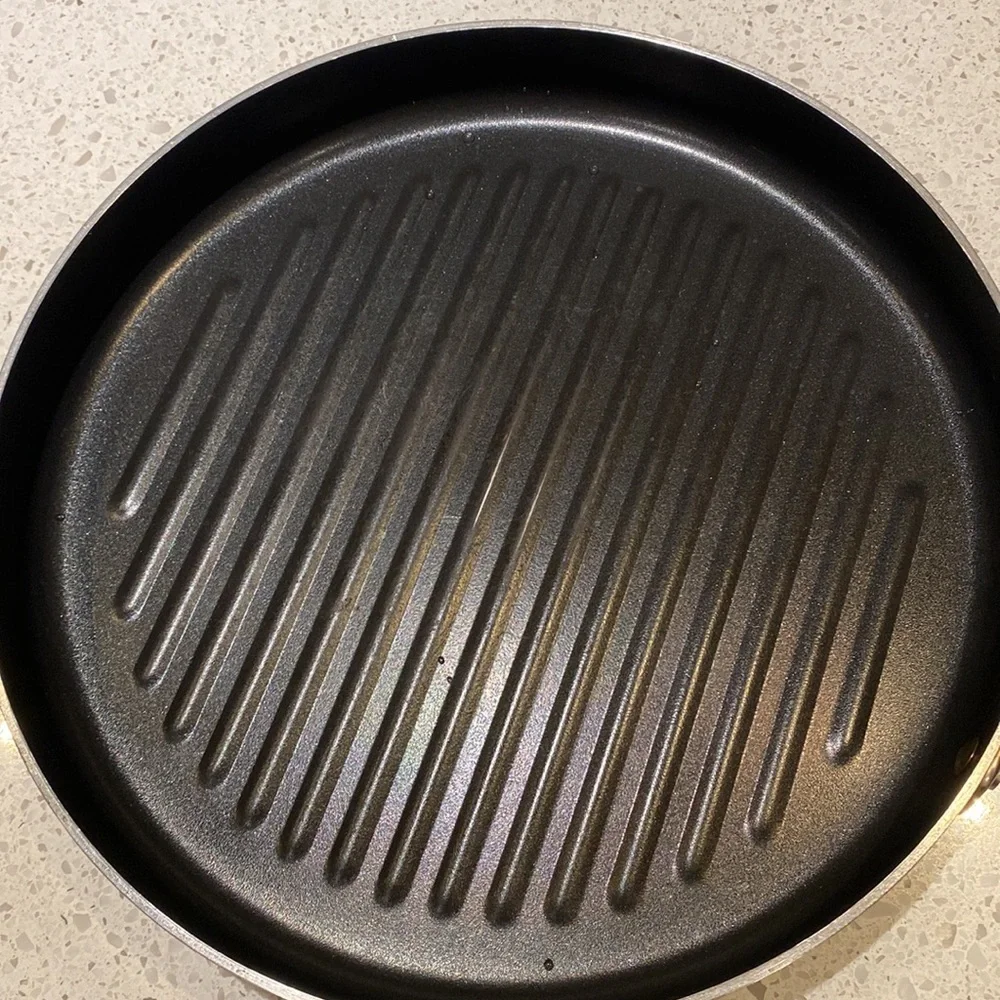 All-Clad 12 inches Stainless Steel Non-Stick Grill Round Pan - Picture 5 of 9